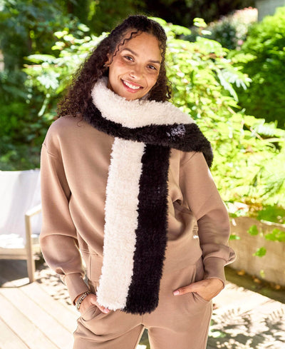 Pepe Le Scarf