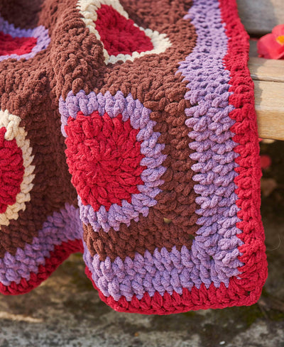 Circle in a Square Throw