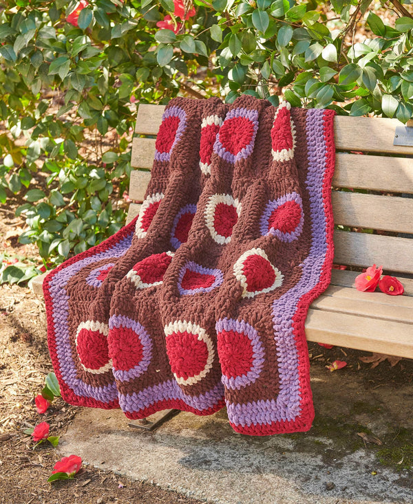 Circle in a Square Throw
