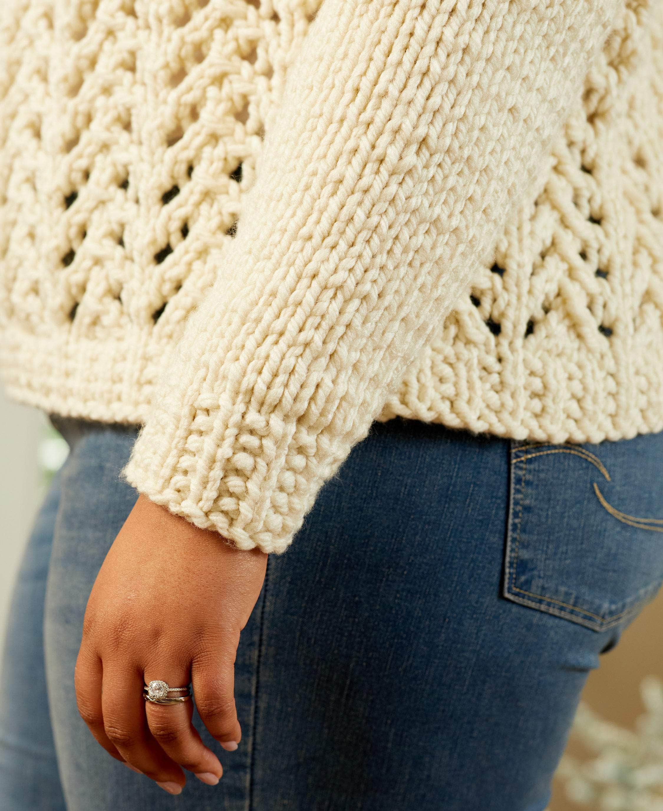 Lace Raglan Sleeve Pull over