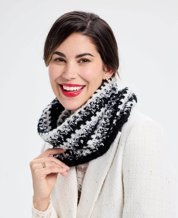 ELCEC-01 Ebony ELLE Crochet Cowl Kit