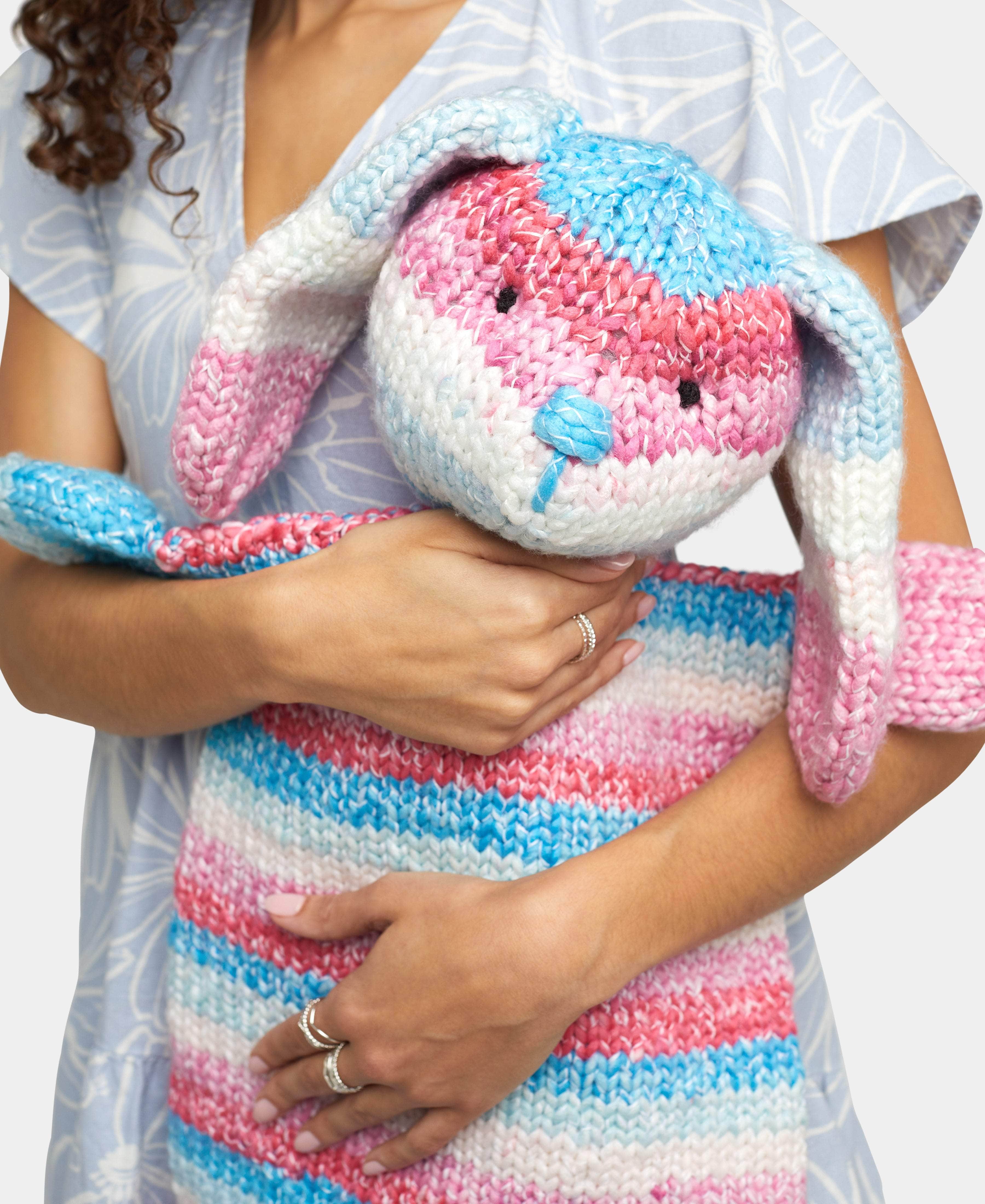 Huggable Hunny – Premier Yarns
