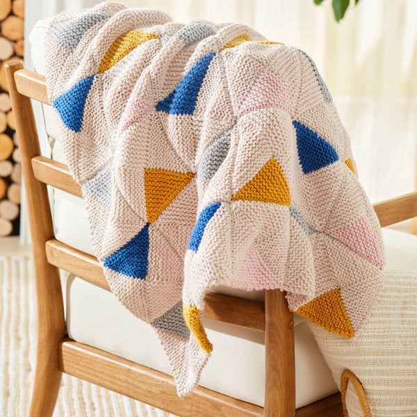 Knitted triangle hot sale baby blanket pattern
