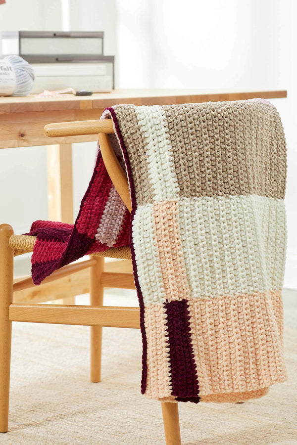 Intarsia Colorblock Blanket